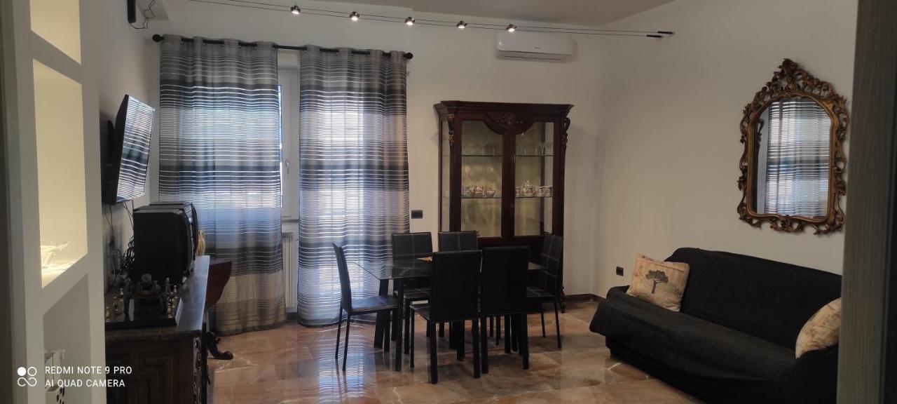 Pasqualina's House Rom